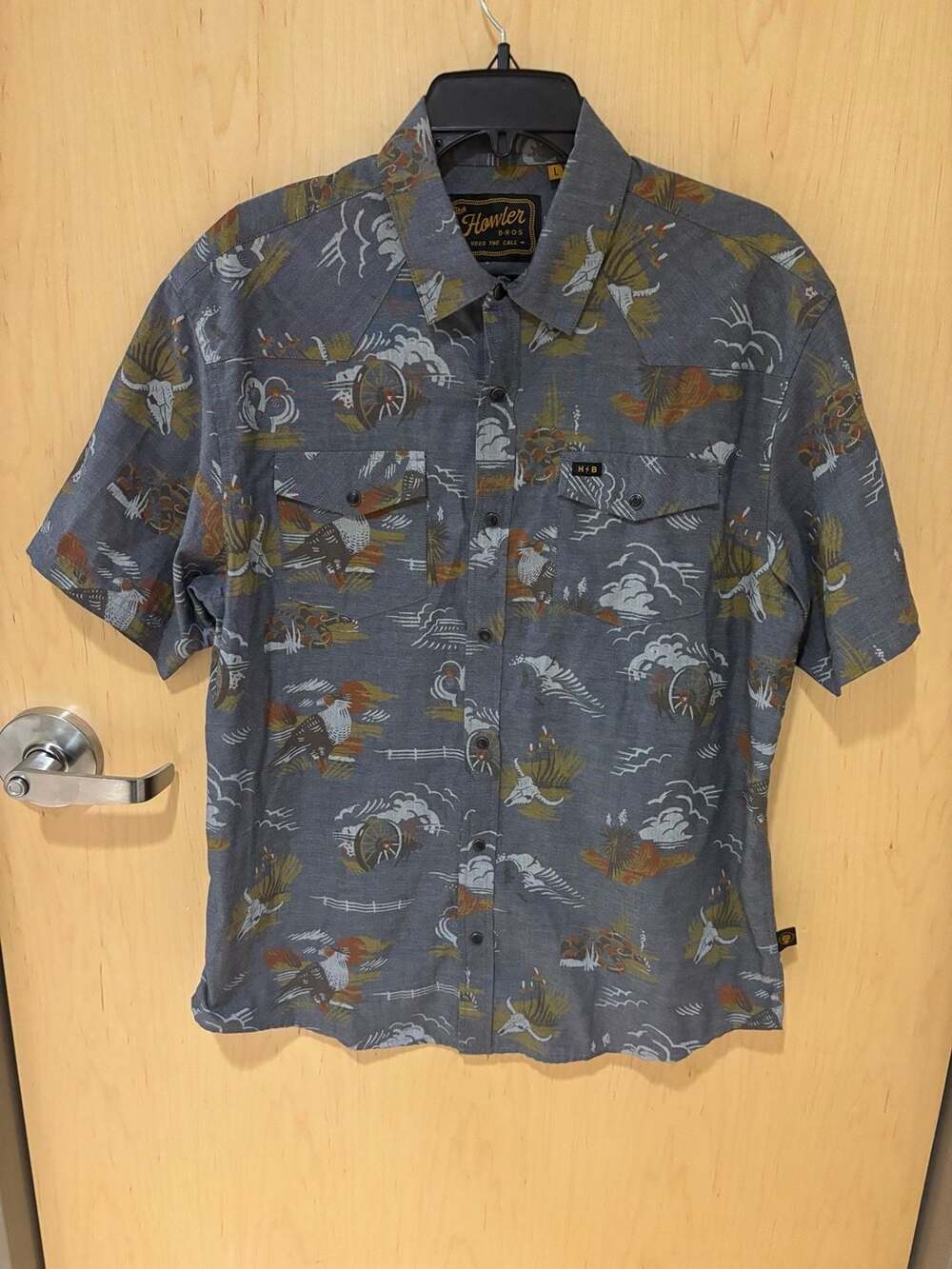 Howler Bros H-Bar-B Snapshirt Size L Caracara Country Short Sleeve Shirt